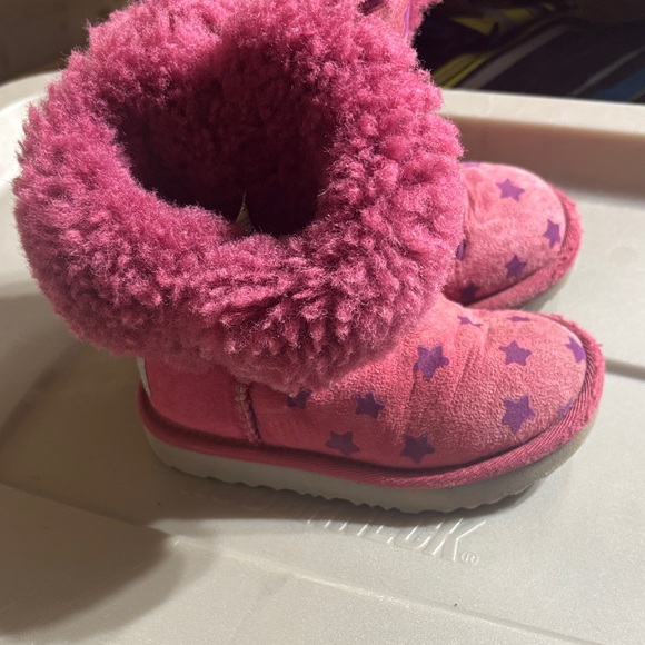 UGG Fuchsia Star Kids Boots - Picture 4 of 8
